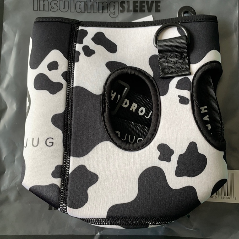 New never used Hydrojug cow sleeve Sold out online